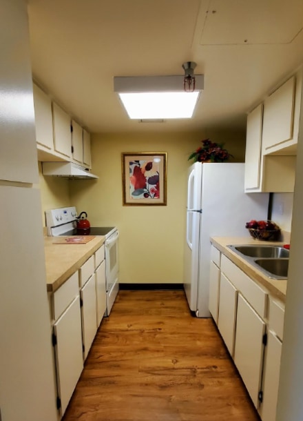 hvhc-shalom-gardens-one-bedroom-bay-window-image